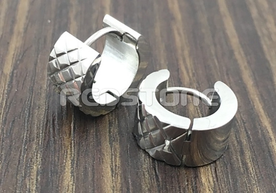 Náušnice z chirurgickej ocele so vzorom